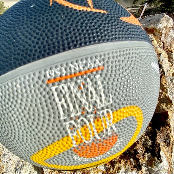 RARE 1993 VINTAGE NCAA FINAL FOUR | New Orleans Rawlings Collectors Basketball - Picture 3 of 7